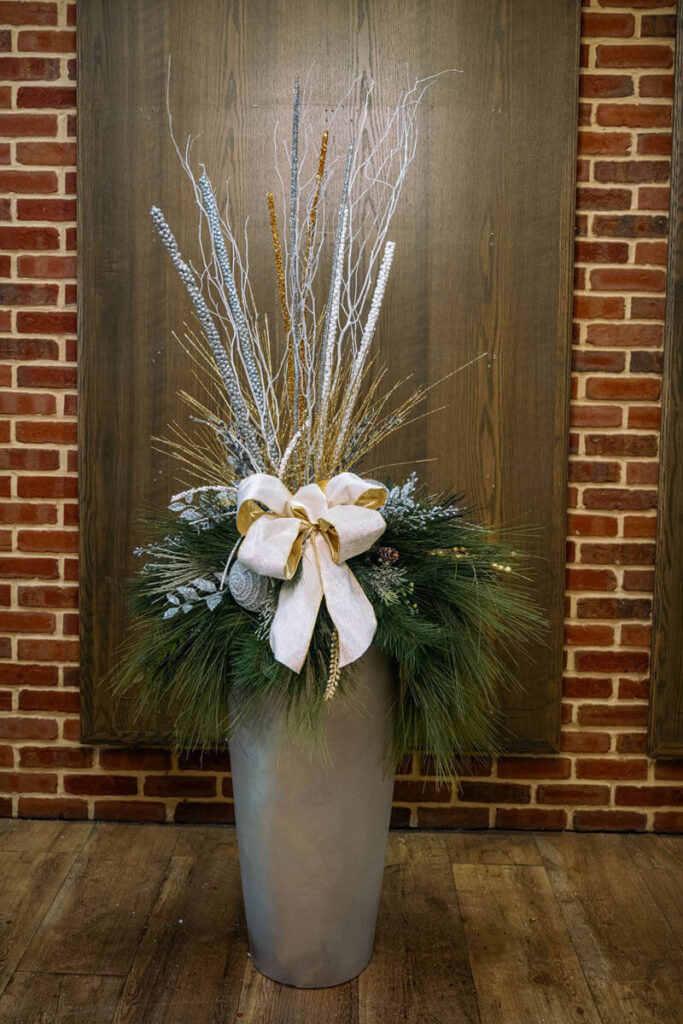 commercial holiday decorating services in MD